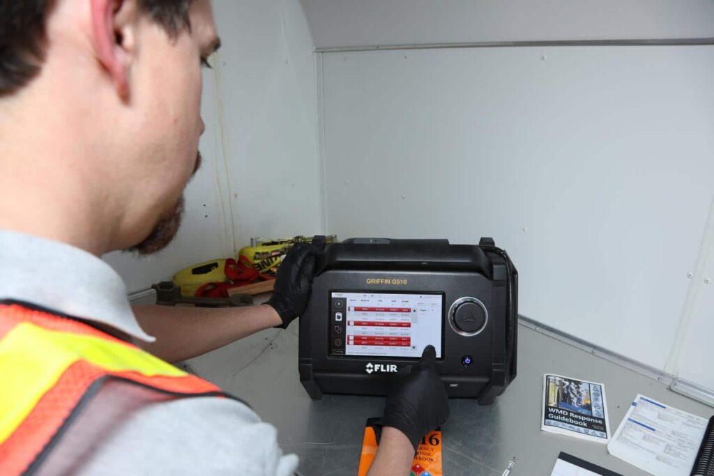 攜帶式GC-MS|FLIR|現場氣相層析質譜儀 - 利泓科技 | 提供解決方案的專家：前處理設備、分析儀器、合成與製程設備